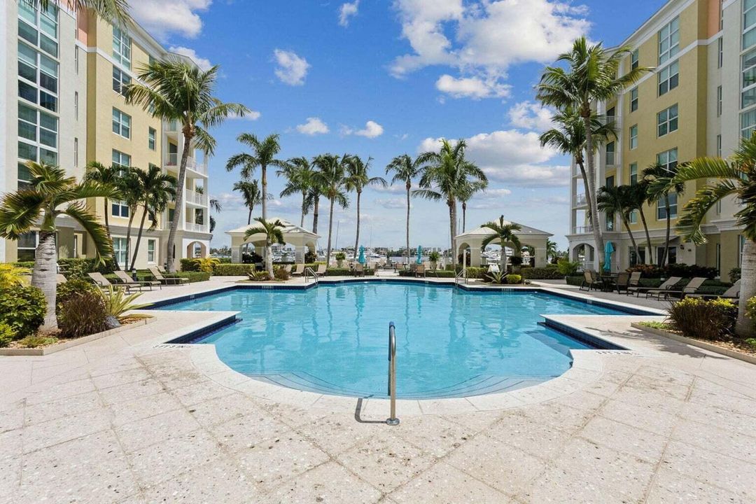 Active With Contract: $5,500 (2 beds, 2 baths, 1000 Square Feet)