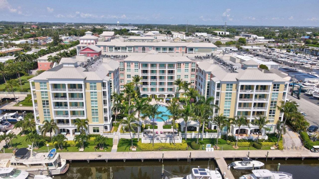 Active With Contract: $5,500 (2 beds, 2 baths, 1000 Square Feet)