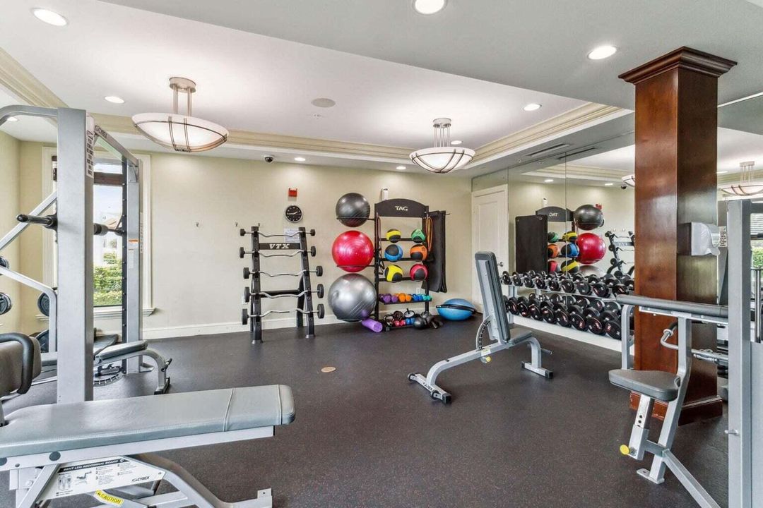 Active With Contract: $5,500 (2 beds, 2 baths, 1000 Square Feet)