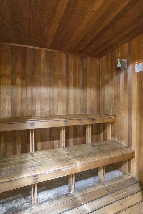 Active With Contract: $5,500 (2 beds, 2 baths, 1000 Square Feet)