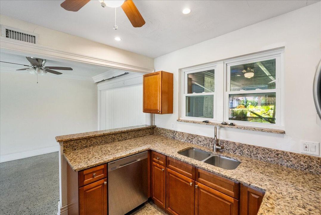 En Venta: $845,000 (2 camas, 2 baños, 1372 Pies cuadrados)