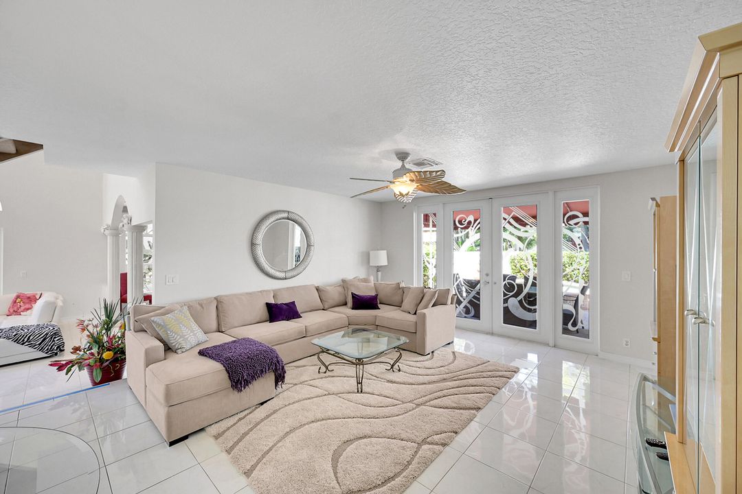 For Sale: $1,650,000 (3 beds, 2 baths, 2701 Square Feet)
