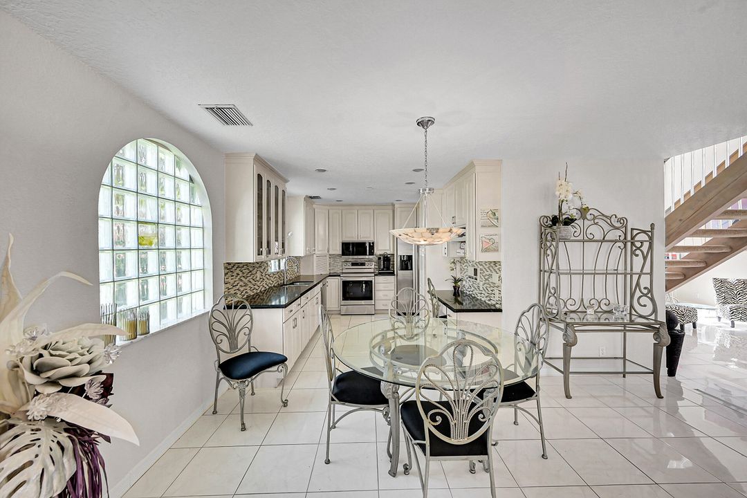 For Sale: $1,650,000 (3 beds, 2 baths, 2701 Square Feet)