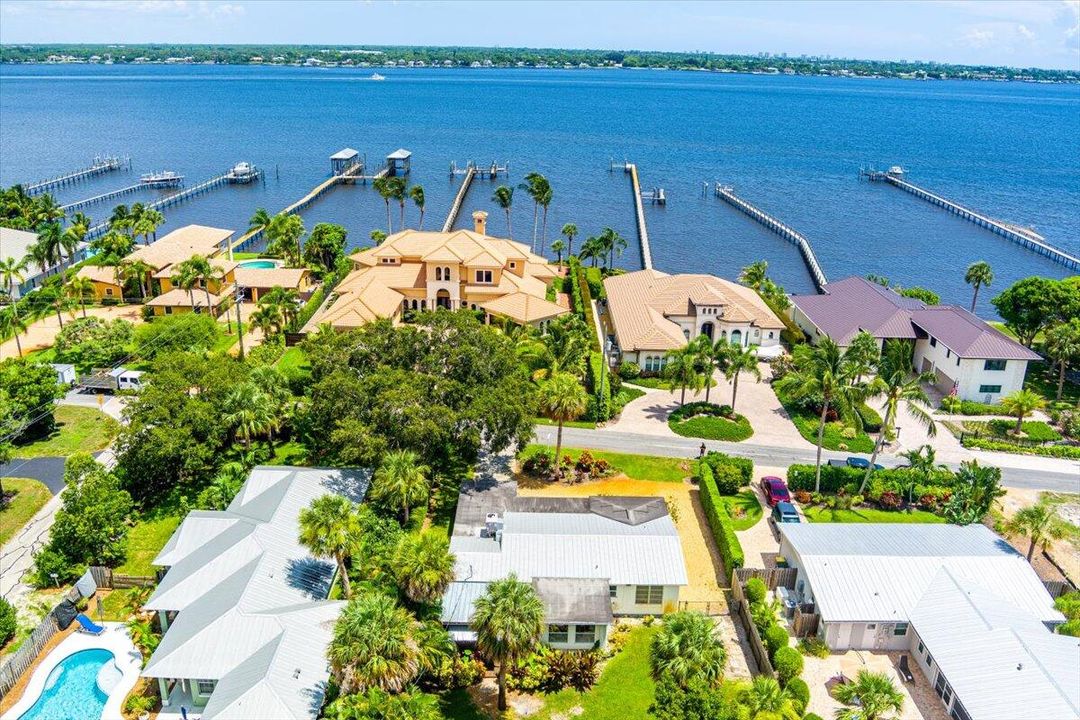 En Venta: $845,000 (2 camas, 2 baños, 1372 Pies cuadrados)