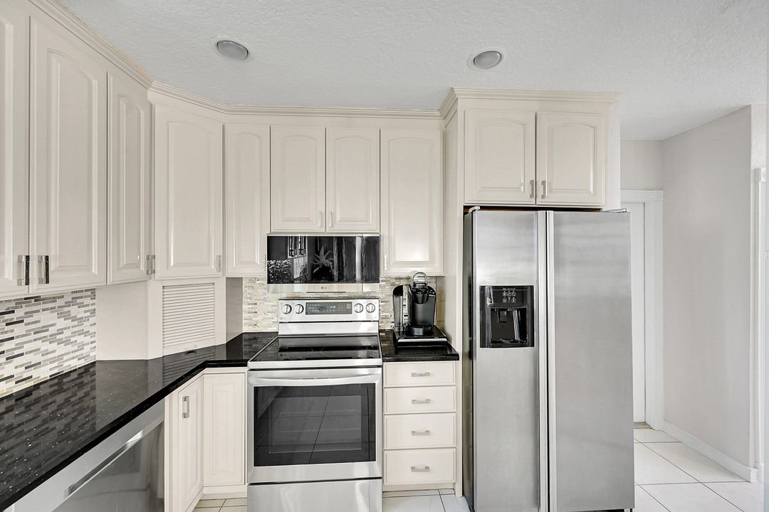 For Sale: $1,650,000 (3 beds, 2 baths, 2701 Square Feet)