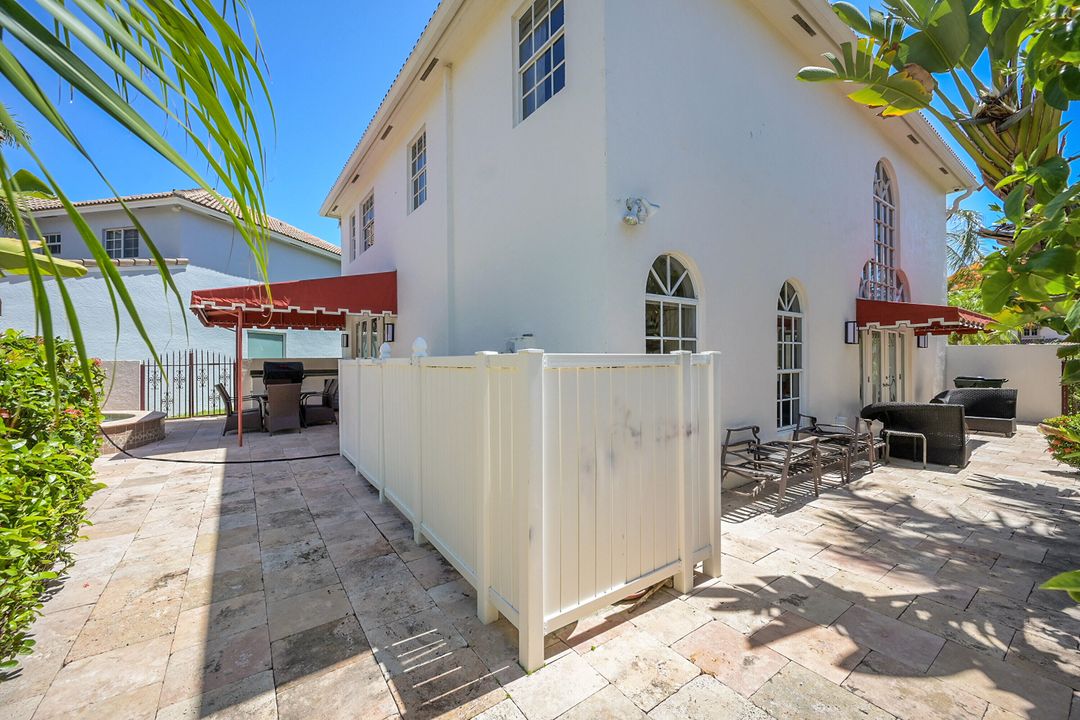 For Sale: $1,650,000 (3 beds, 2 baths, 2701 Square Feet)