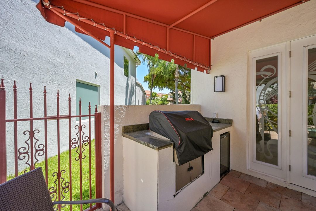 For Sale: $1,650,000 (3 beds, 2 baths, 2701 Square Feet)