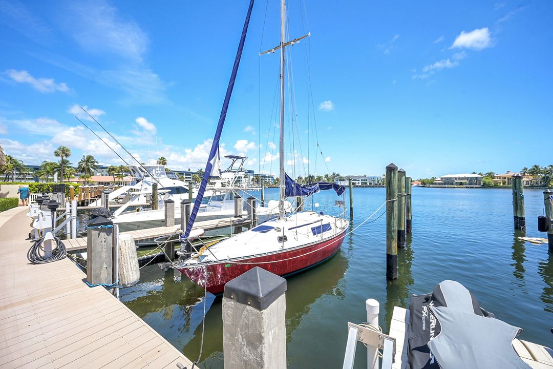For Sale: $1,650,000 (3 beds, 2 baths, 2701 Square Feet)
