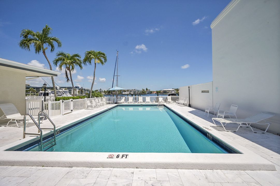 For Sale: $1,650,000 (3 beds, 2 baths, 2701 Square Feet)