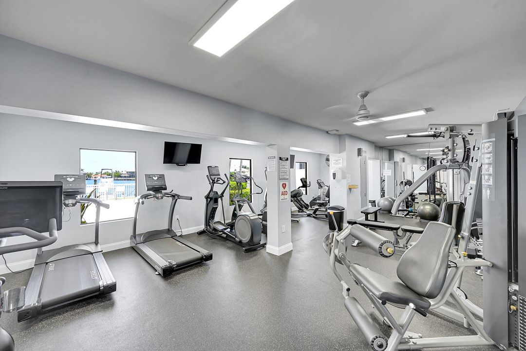 For Sale: $1,650,000 (3 beds, 2 baths, 2701 Square Feet)