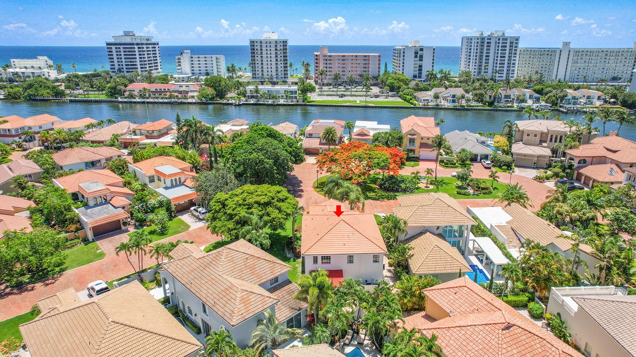 For Sale: $1,650,000 (3 beds, 2 baths, 2701 Square Feet)