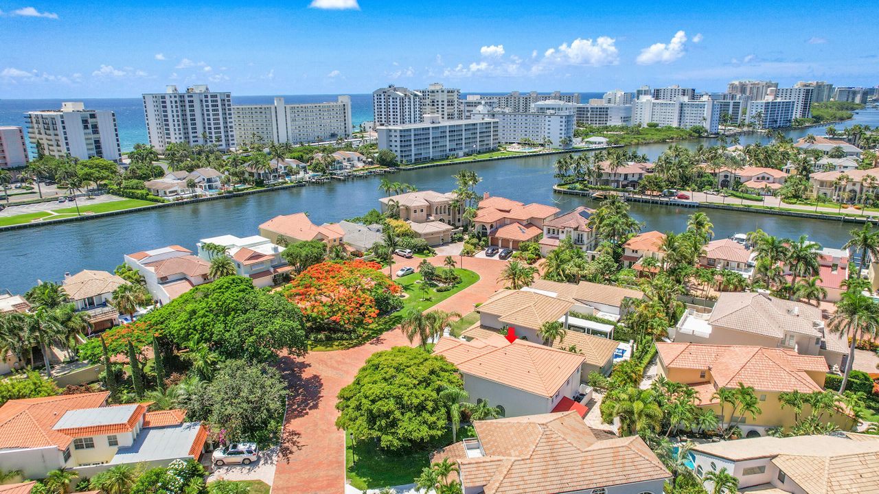 For Sale: $1,650,000 (3 beds, 2 baths, 2701 Square Feet)