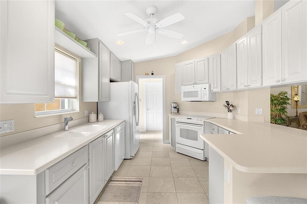 Activo con contrato: $355,000 (2 camas, 2 baños, 1541 Pies cuadrados)