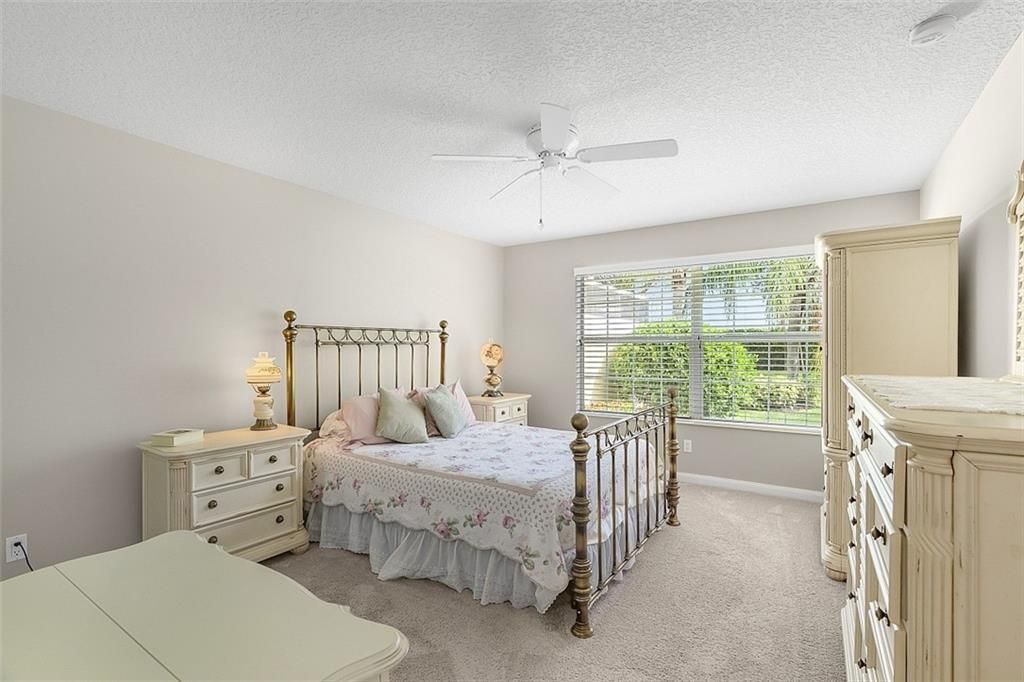 Activo con contrato: $355,000 (2 camas, 2 baños, 1541 Pies cuadrados)