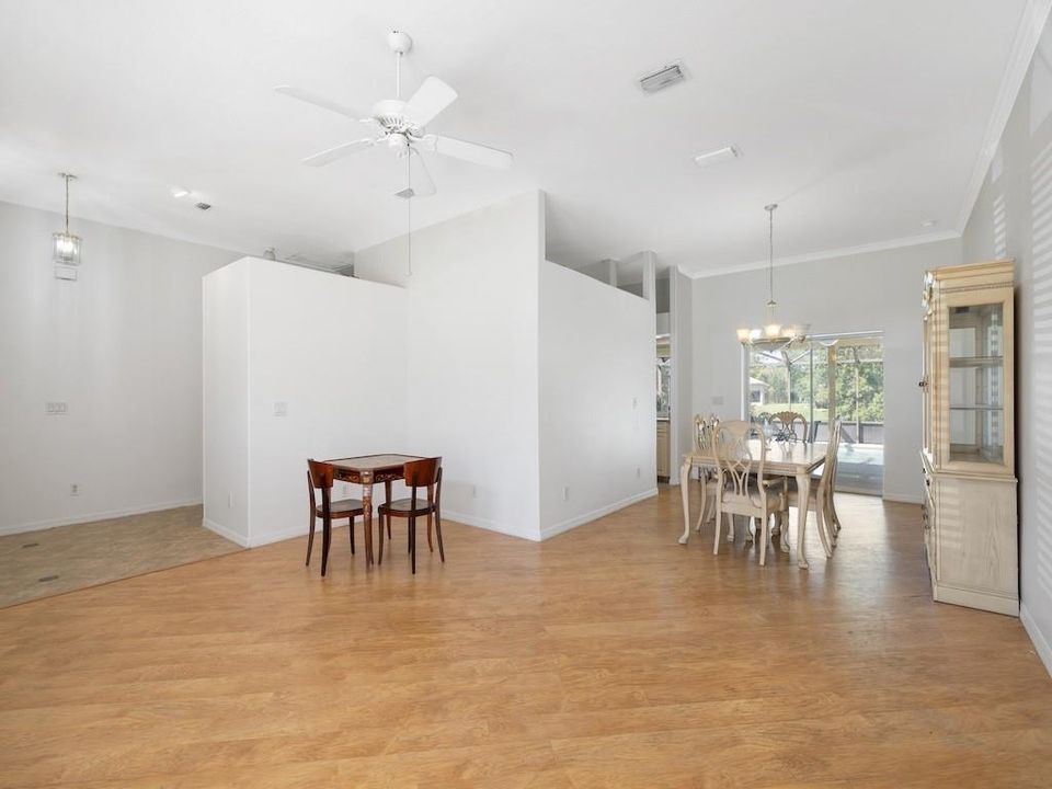For Sale: $545,000 (3 beds, 2 baths, 1948 Square Feet)