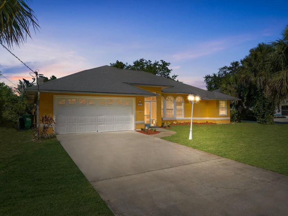 For Sale: $545,000 (3 beds, 2 baths, 1948 Square Feet)