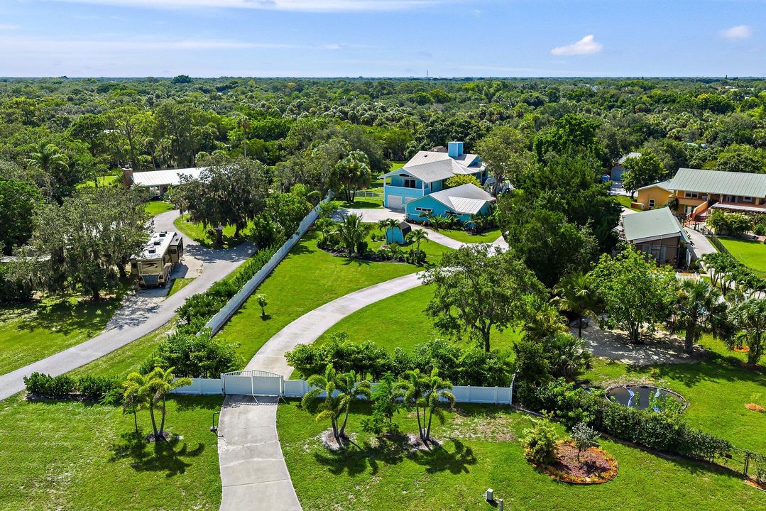 Activo con contrato: $1,390,000 (5 camas, 4 baños, 4483 Pies cuadrados)