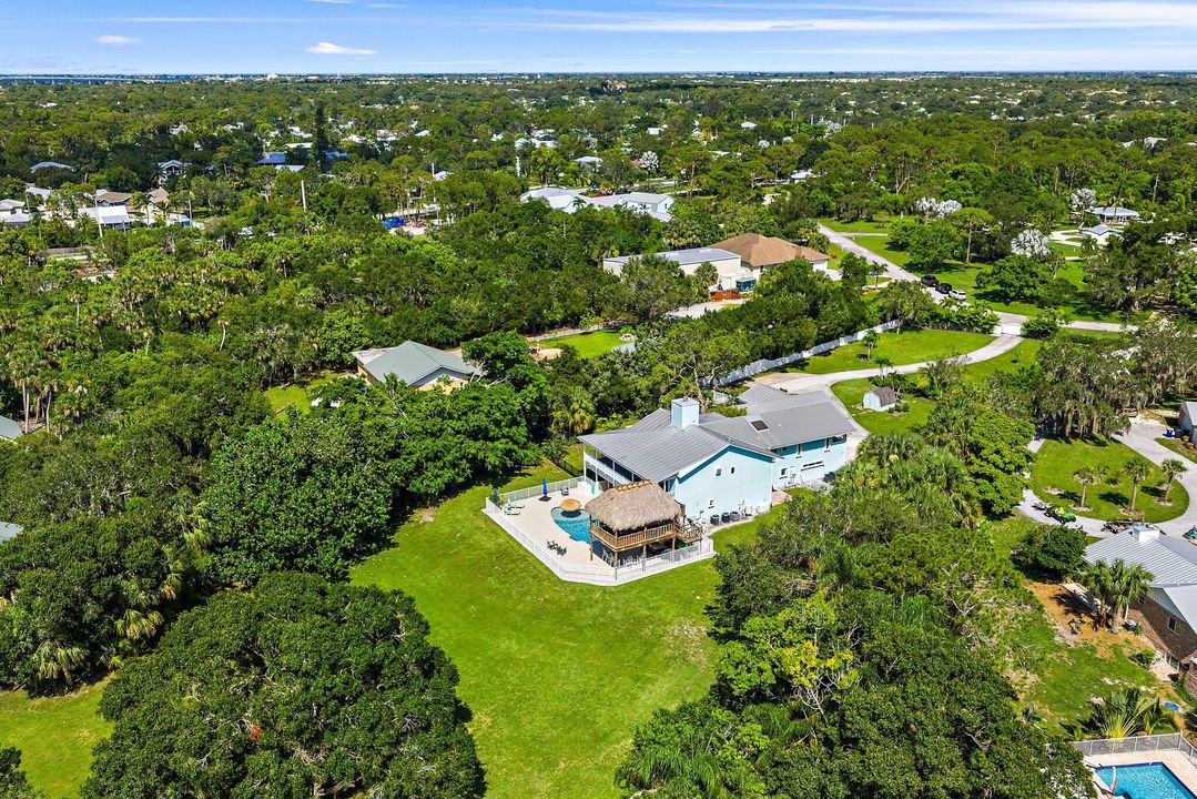 Activo con contrato: $1,390,000 (5 camas, 4 baños, 4483 Pies cuadrados)