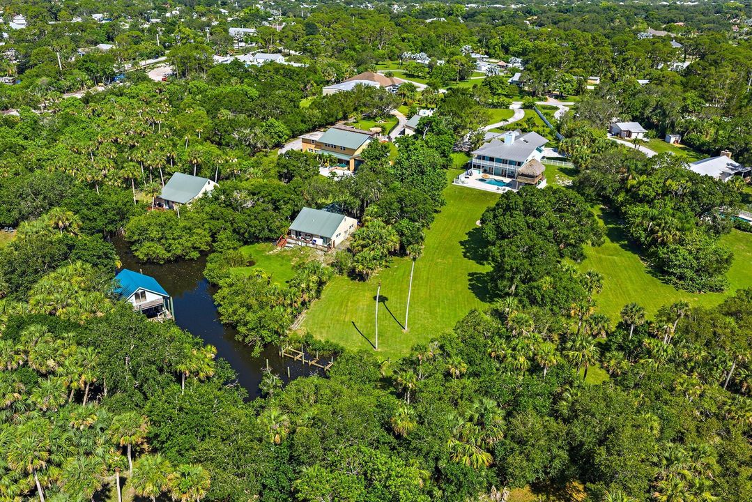 Activo con contrato: $1,390,000 (5 camas, 4 baños, 4483 Pies cuadrados)