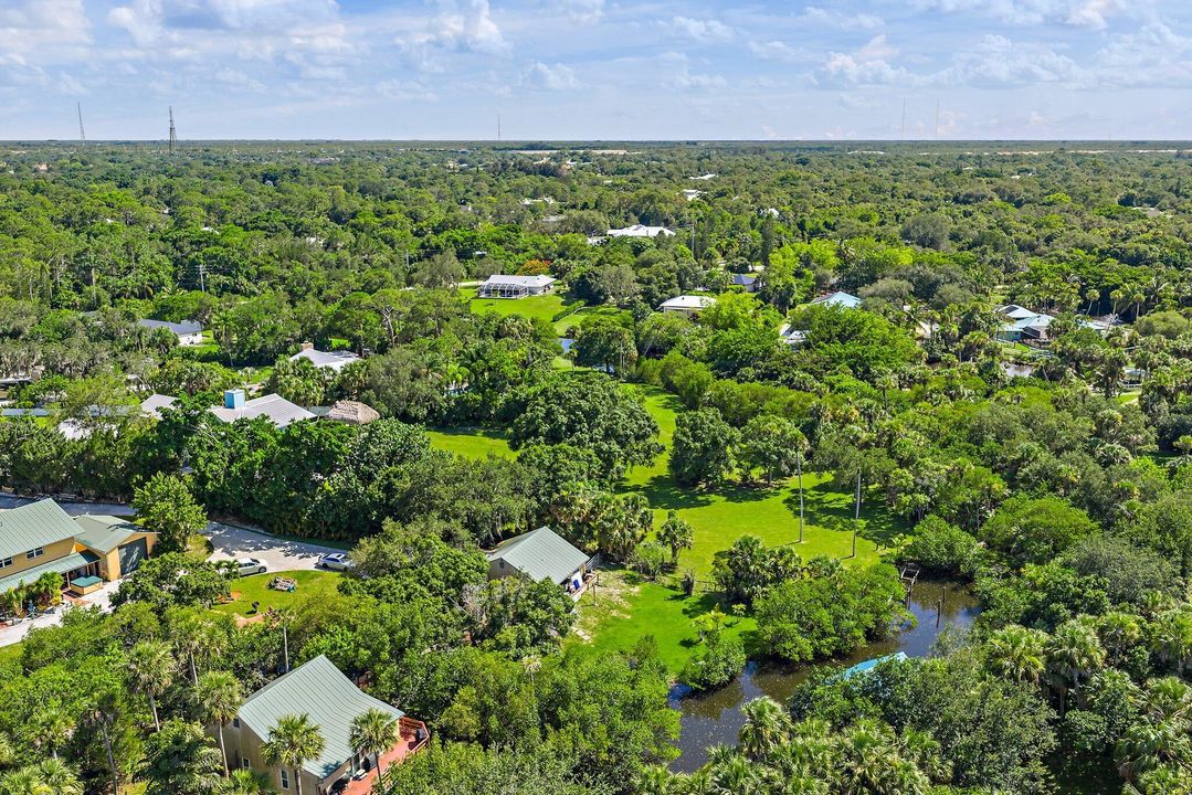 Activo con contrato: $1,390,000 (5 camas, 4 baños, 4483 Pies cuadrados)