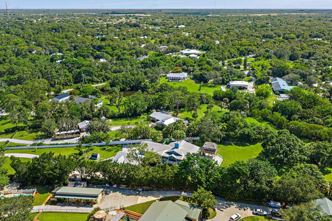 Activo con contrato: $1,390,000 (5 camas, 4 baños, 4483 Pies cuadrados)