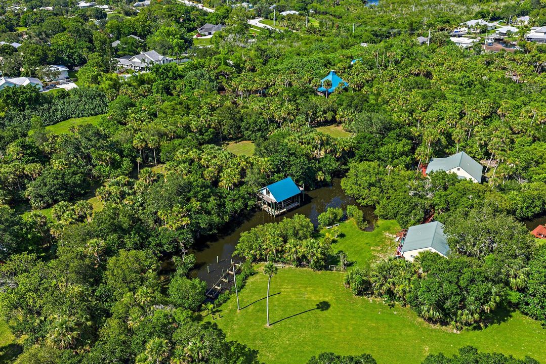 Activo con contrato: $1,390,000 (5 camas, 4 baños, 4483 Pies cuadrados)