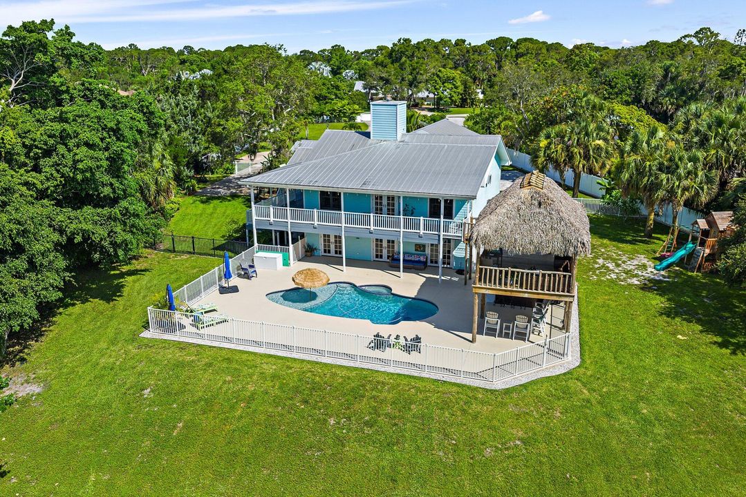 Activo con contrato: $1,390,000 (5 camas, 4 baños, 4483 Pies cuadrados)