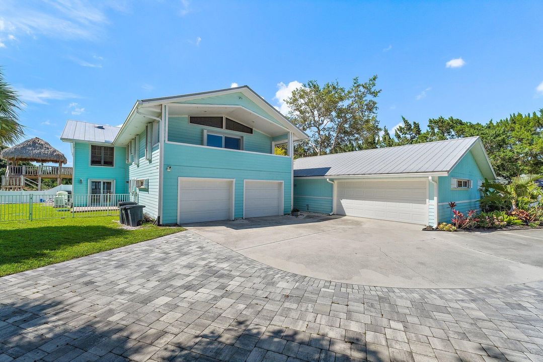 Activo con contrato: $1,390,000 (5 camas, 4 baños, 4483 Pies cuadrados)