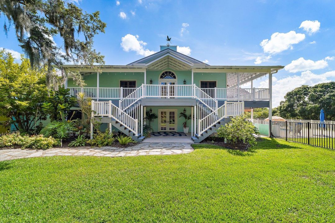 Activo con contrato: $1,390,000 (5 camas, 4 baños, 4483 Pies cuadrados)