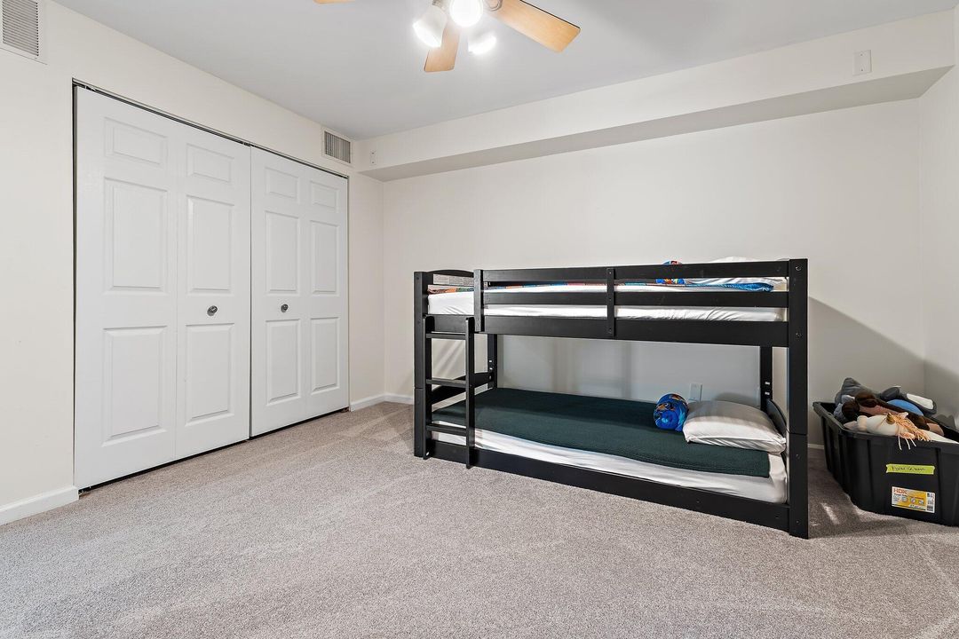 Activo con contrato: $1,390,000 (5 camas, 4 baños, 4483 Pies cuadrados)