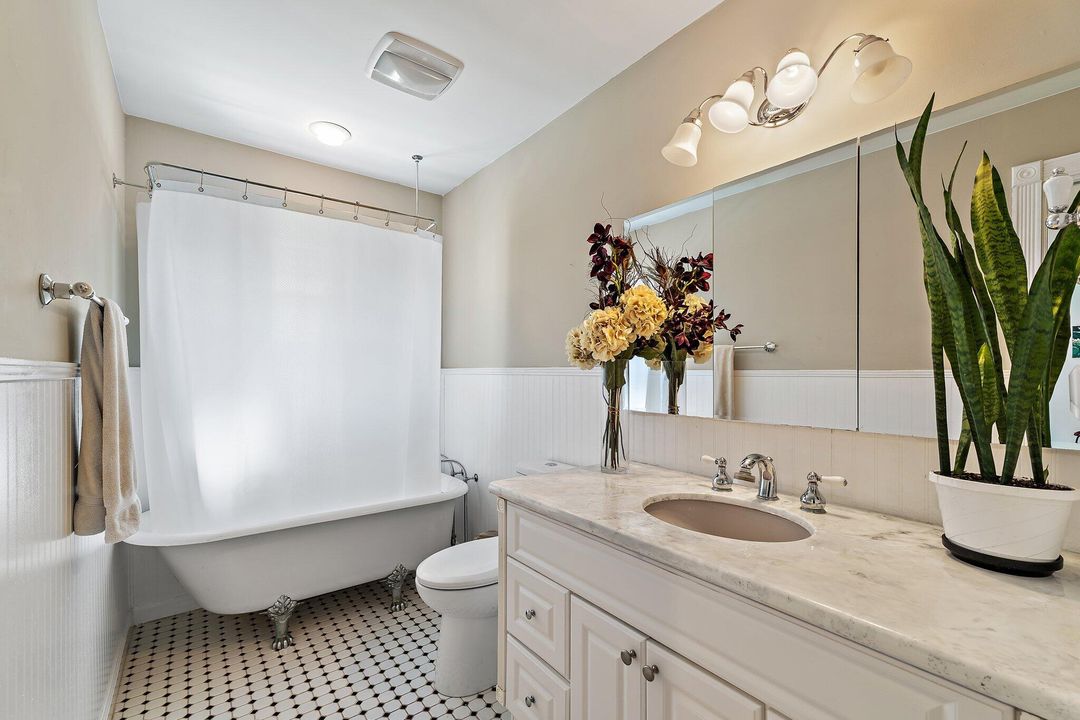 Activo con contrato: $1,390,000 (5 camas, 4 baños, 4483 Pies cuadrados)