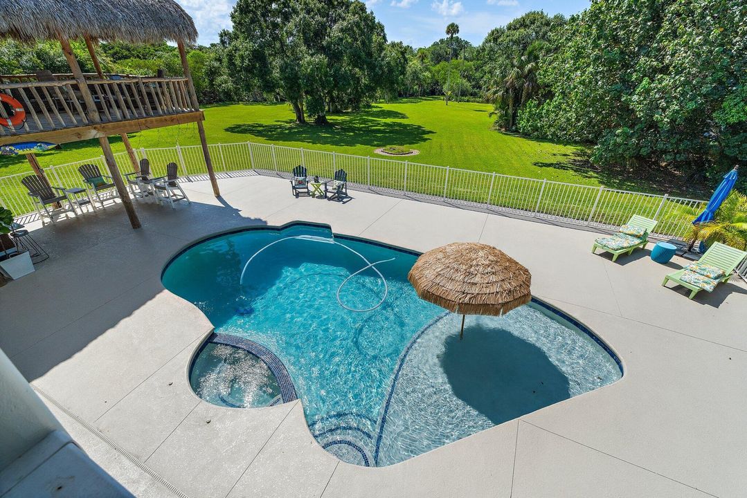 Activo con contrato: $1,390,000 (5 camas, 4 baños, 4483 Pies cuadrados)