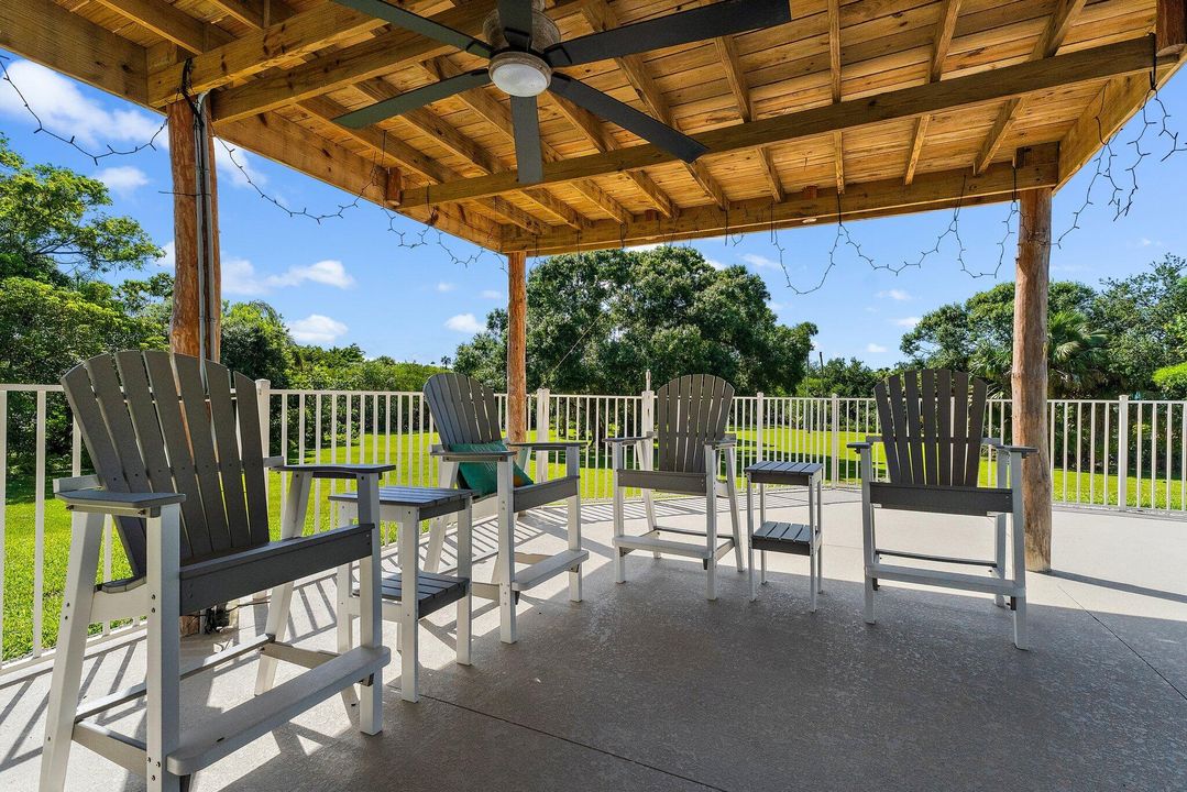 Activo con contrato: $1,390,000 (5 camas, 4 baños, 4483 Pies cuadrados)