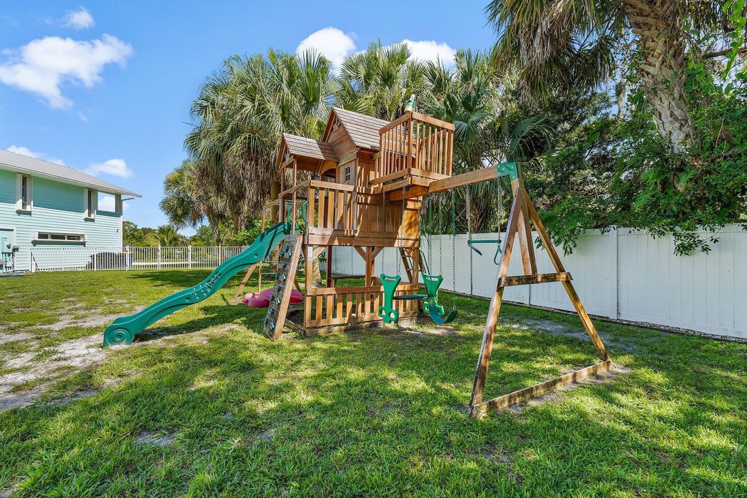 Activo con contrato: $1,390,000 (5 camas, 4 baños, 4483 Pies cuadrados)