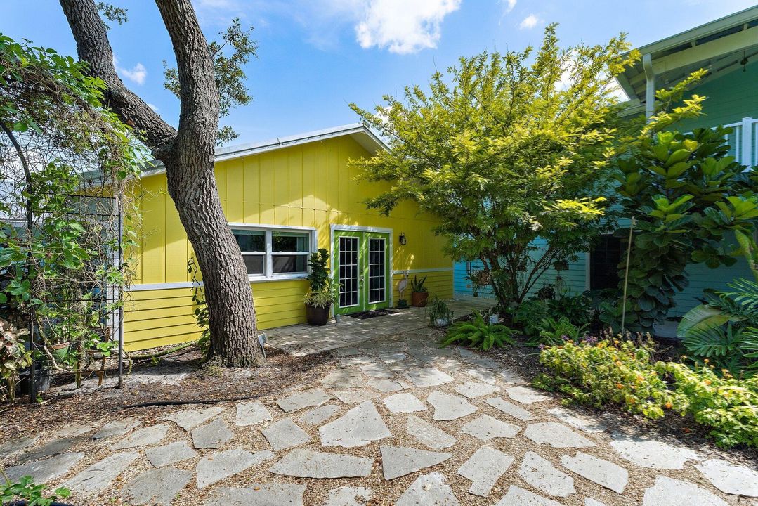 Activo con contrato: $1,390,000 (5 camas, 4 baños, 4483 Pies cuadrados)