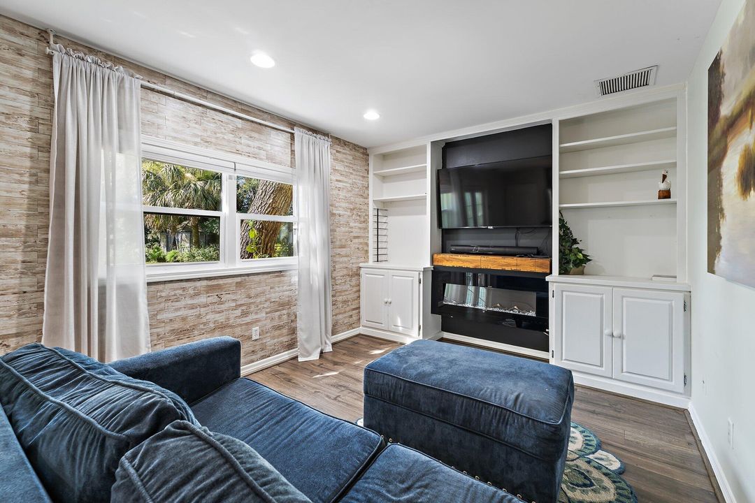 Activo con contrato: $1,390,000 (5 camas, 4 baños, 4483 Pies cuadrados)