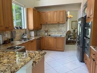 For Rent: $17,000 (3 beds, 4 baths, 2676 Square Feet)