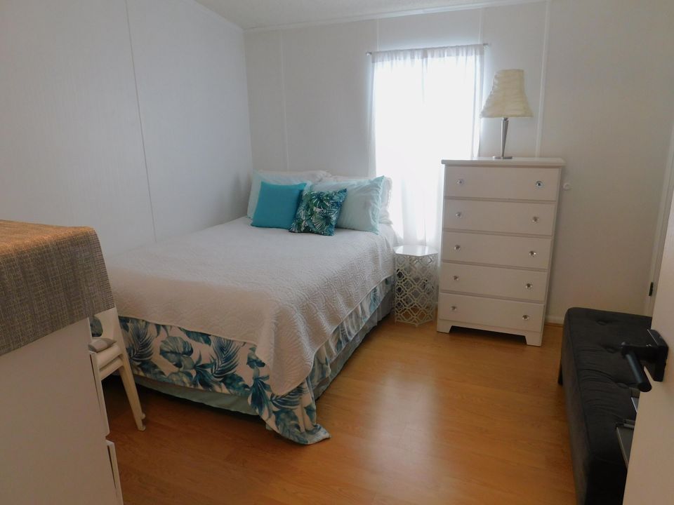 For Sale: $72,900 (2 beds, 2 baths, 960 Square Feet)