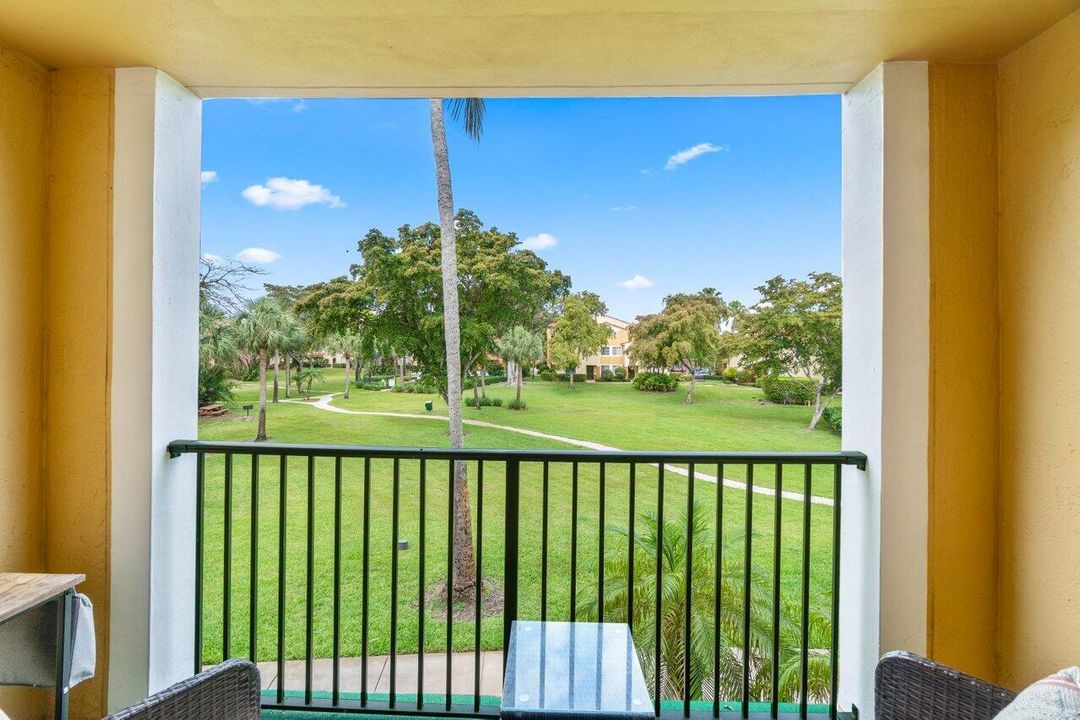 Recently Rented: $2,000 (2 beds, 2 baths, 1036 Square Feet)