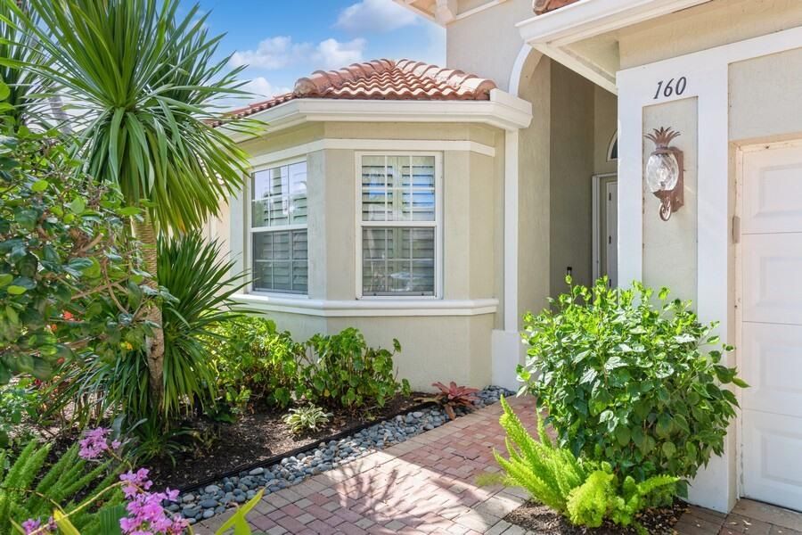 Active With Contract: $6,000 (2 beds, 2 baths, 1993 Square Feet)