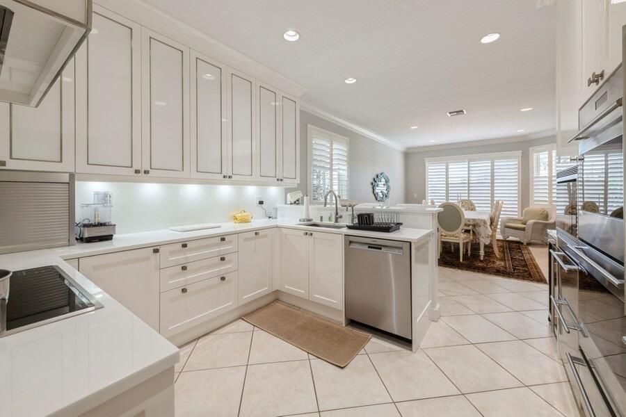 Active With Contract: $6,000 (2 beds, 2 baths, 1993 Square Feet)