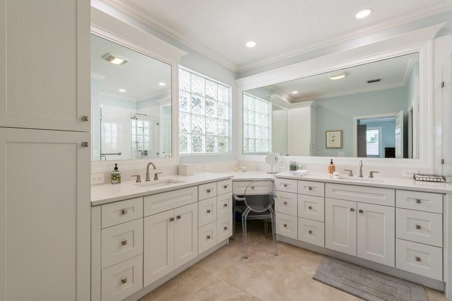 Active With Contract: $6,000 (2 beds, 2 baths, 1993 Square Feet)