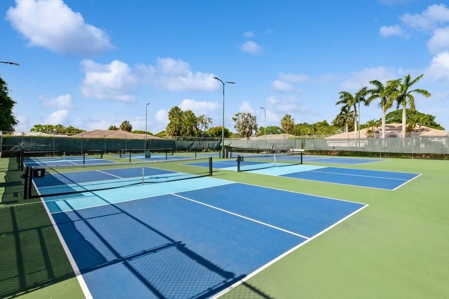 Active With Contract: $6,000 (2 beds, 2 baths, 1993 Square Feet)