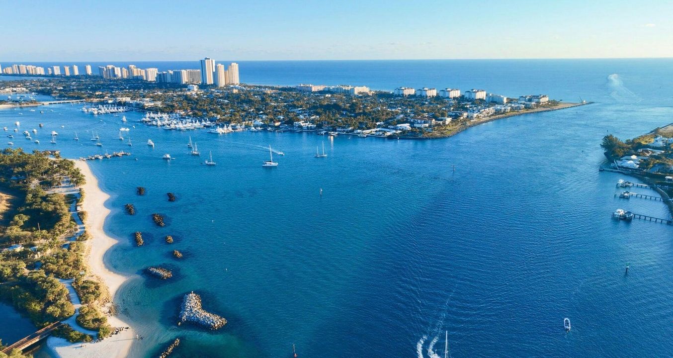 For Sale: $1,250,000 (2 beds, 2 baths, 1823 Square Feet)