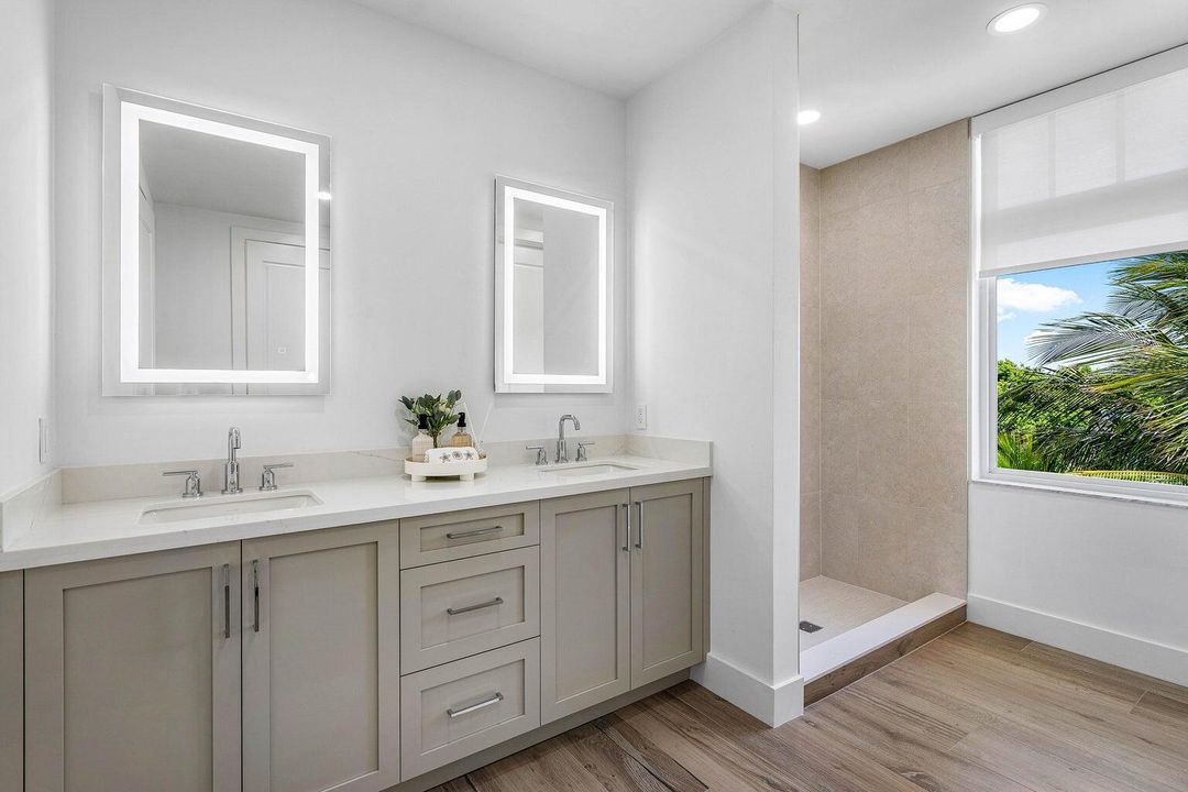 For Sale: $2,250,000 (2 beds, 2 baths, 2198 Square Feet)