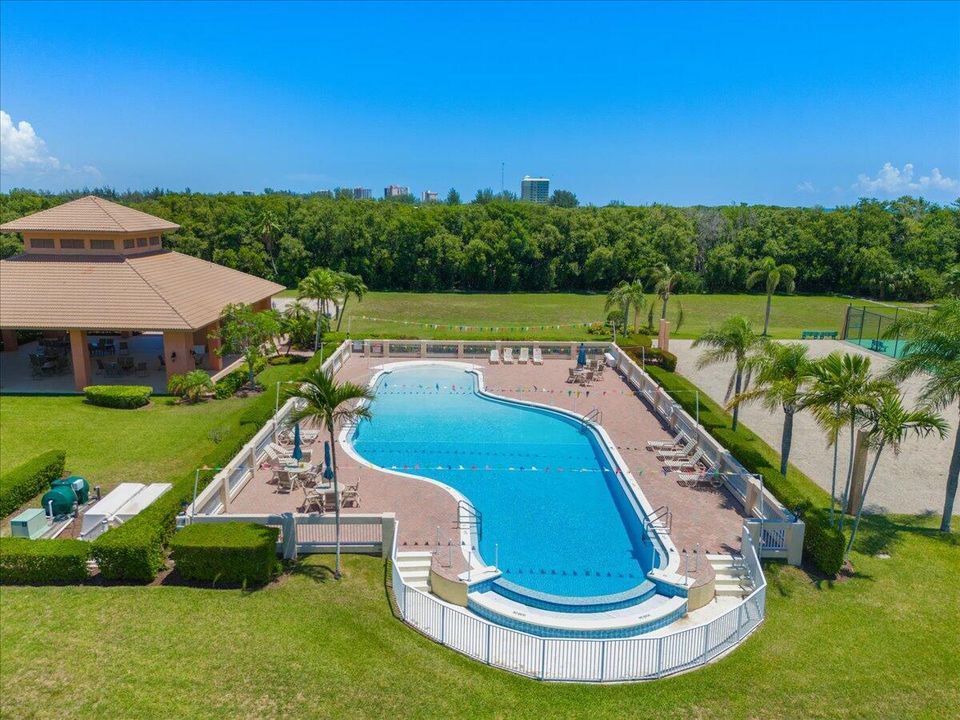 For Sale: $679,000 (3 beds, 3 baths, 2209 Square Feet)