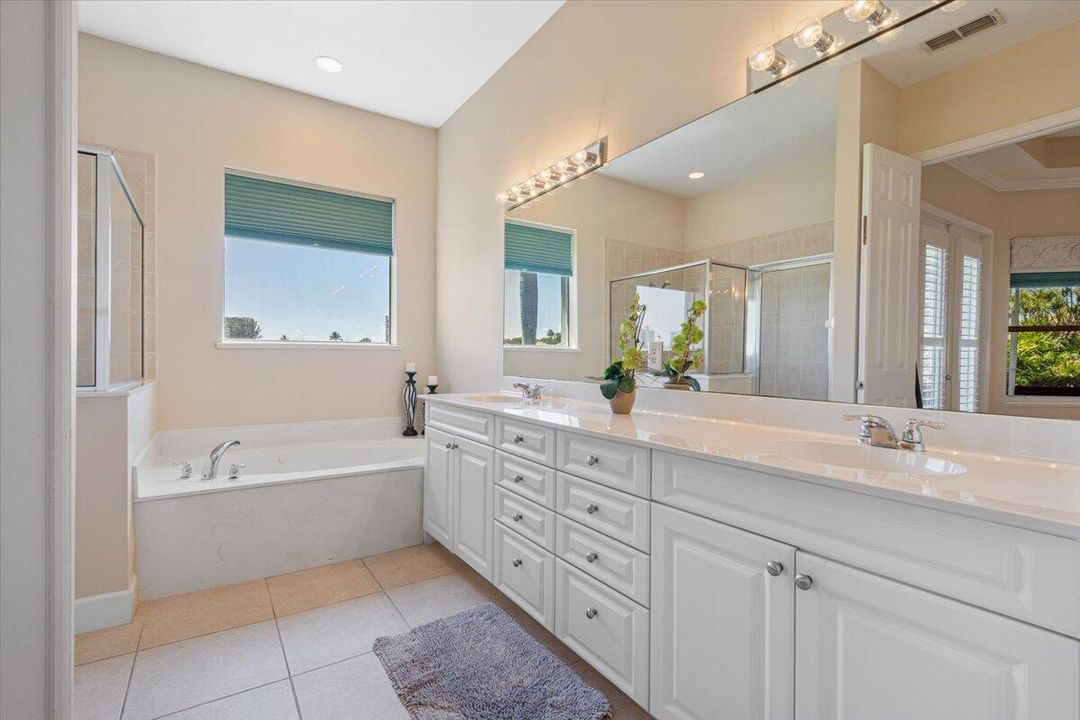 For Sale: $679,000 (3 beds, 3 baths, 2209 Square Feet)