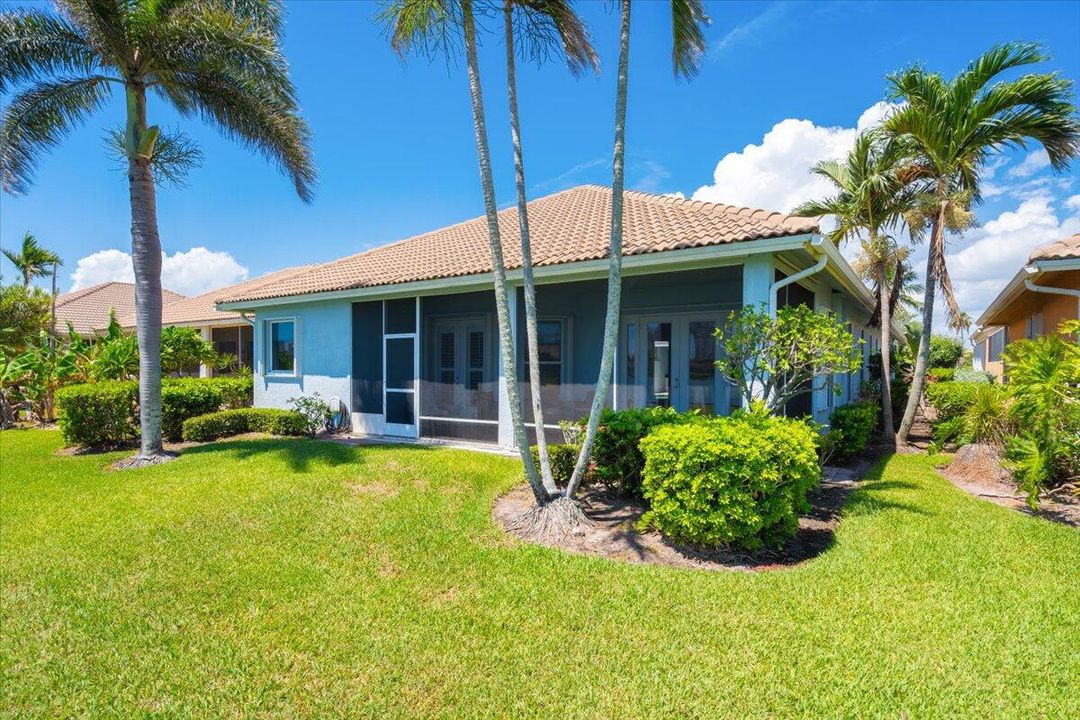 For Sale: $679,000 (3 beds, 3 baths, 2209 Square Feet)