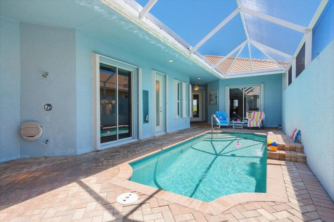 For Sale: $679,000 (3 beds, 3 baths, 2209 Square Feet)