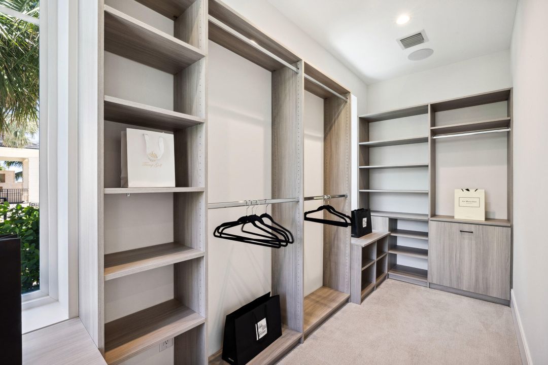 En Venta: $5,375,000 (4 camas, 4 baños, 4219 Pies cuadrados)